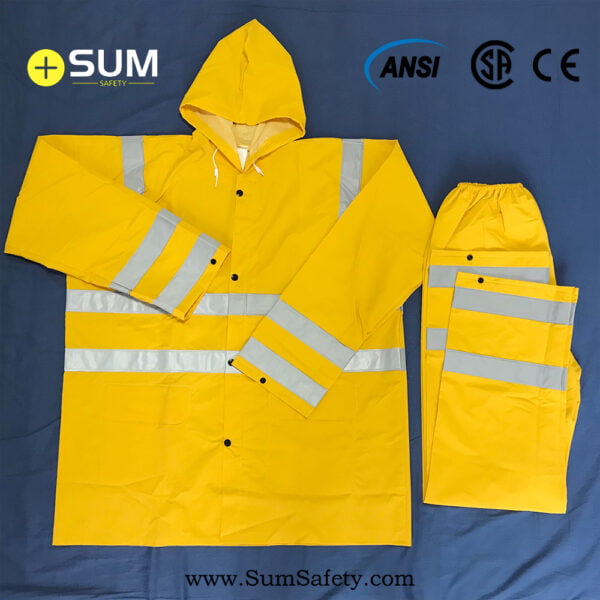 PVC/Polyester Raincoat with reflective strips